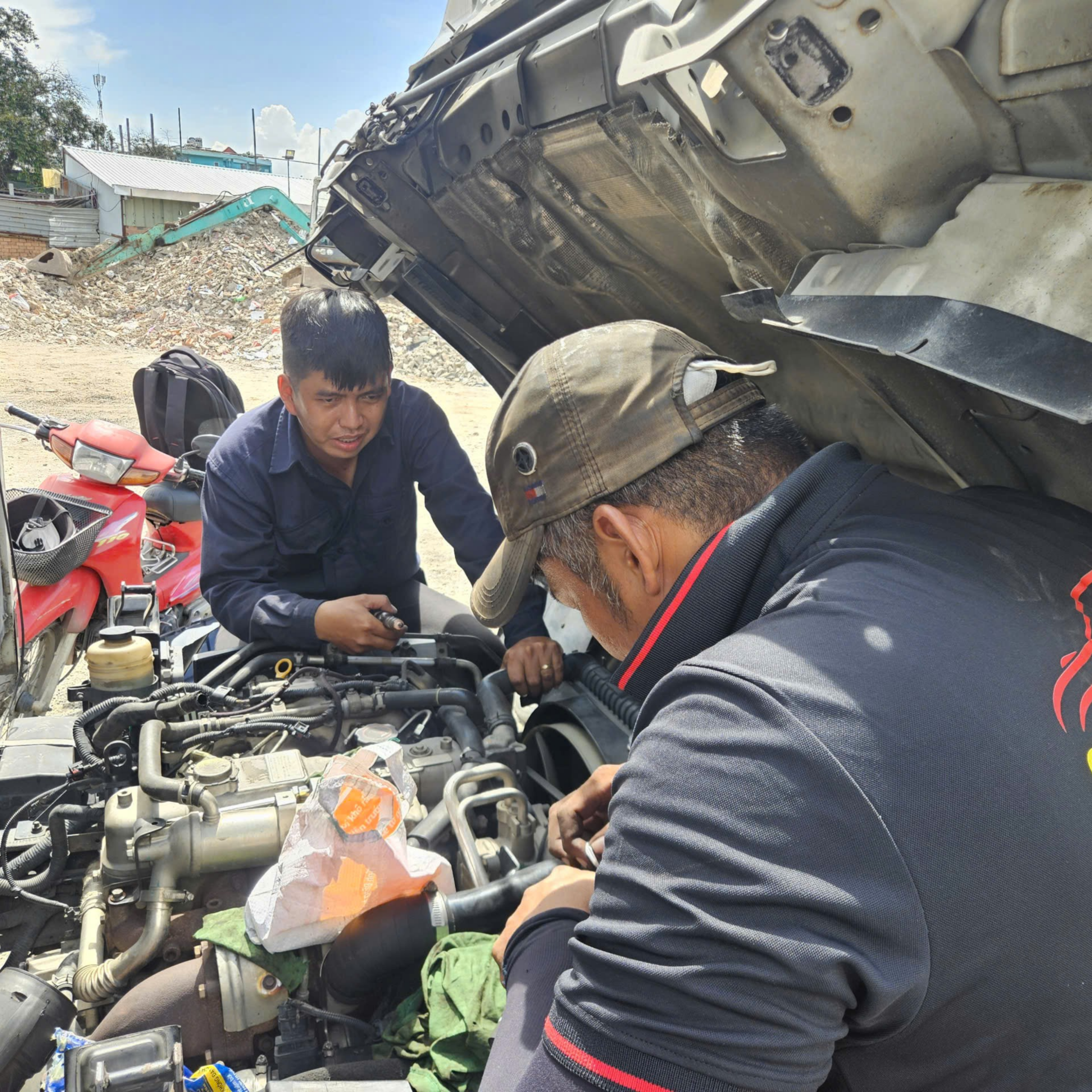 Sửa xe ô tô lưu động Bến Lức